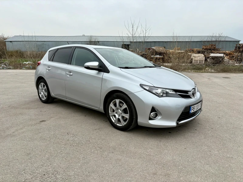 Toyota Auris 1.4 дизел, снимка 1 - Автомобили и джипове - 49605913