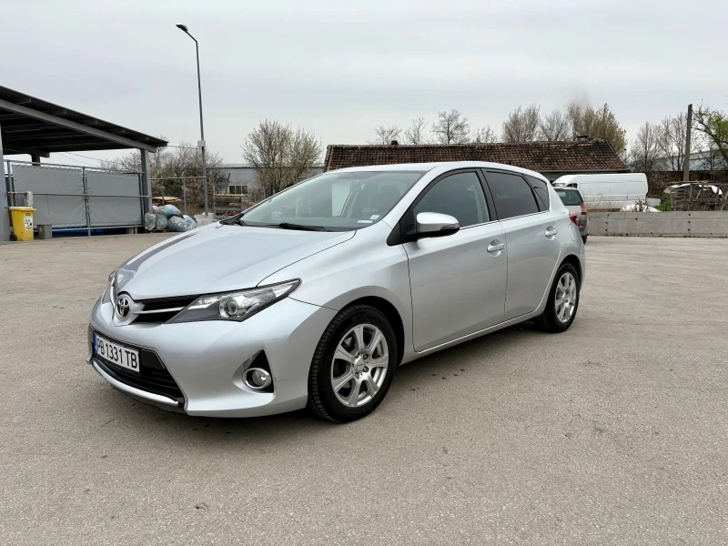 Toyota Auris 1.4 дизел, снимка 6 - Автомобили и джипове - 49605913