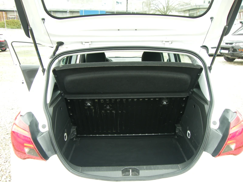 Opel Corsa 1.3CDTI EURO 6B, снимка 13 - Автомобили и джипове - 49729562