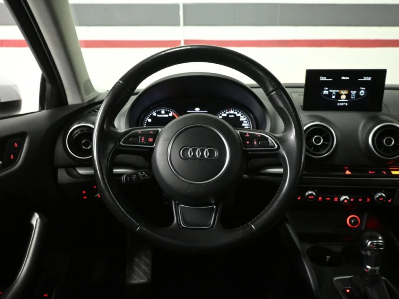 Audi A3 * No Accident Sunroof Heated Seats Push Button Sta, снимка 13 - Автомобили и джипове - 52932089