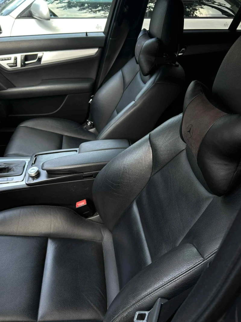 Mercedes-Benz C 320, снимка 7 - Автомобили и джипове - 53589097