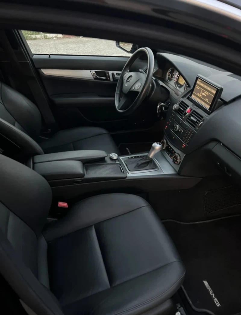 Mercedes-Benz C 320, снимка 6 - Автомобили и джипове - 53589097