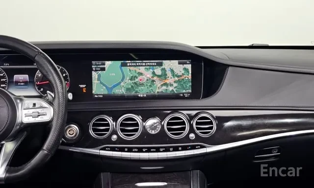 Mercedes-Benz S 63 AMG 4MATIC+ , снимка 17 - Автомобили и джипове - 55773029
