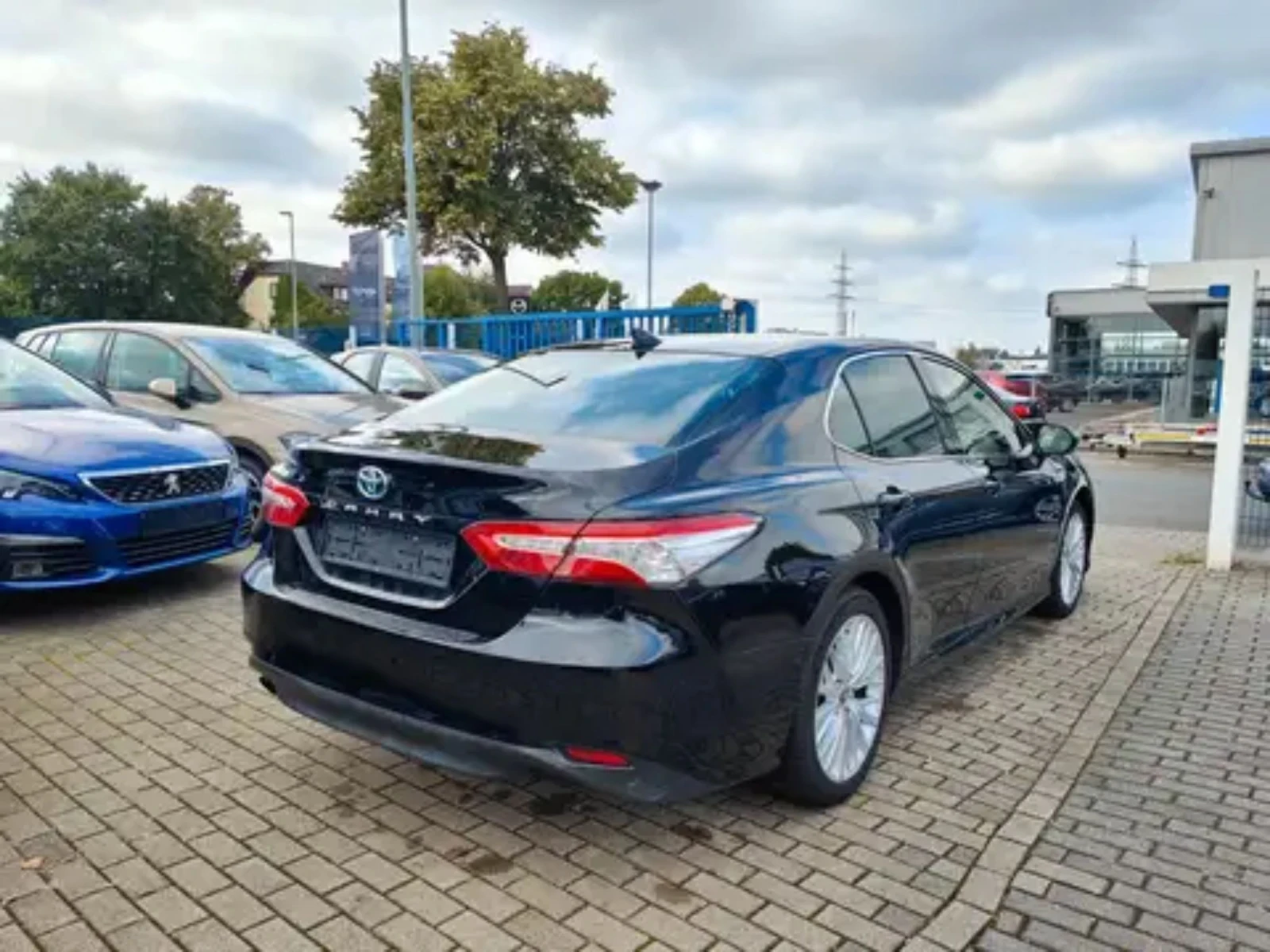 Toyota Camry 2.5 Hybrid - изображение 4