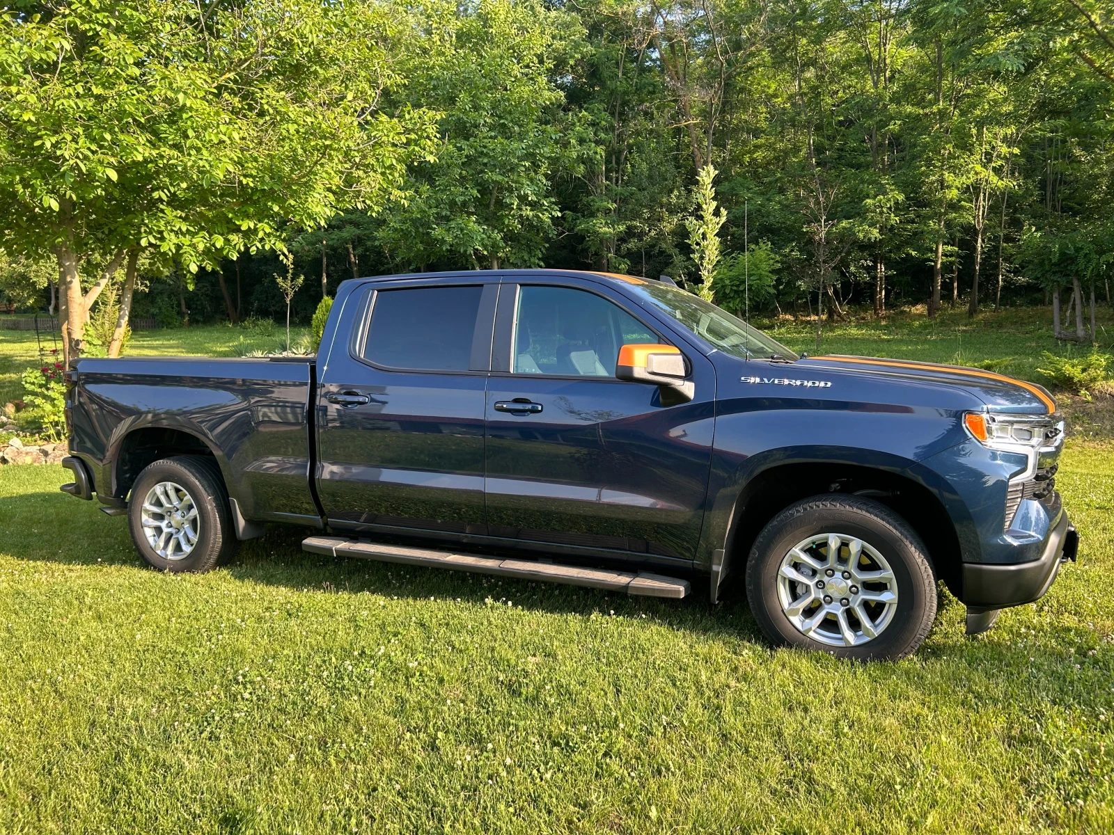 Chevrolet Silverado Crew Cab 1500 LT - изображение 2