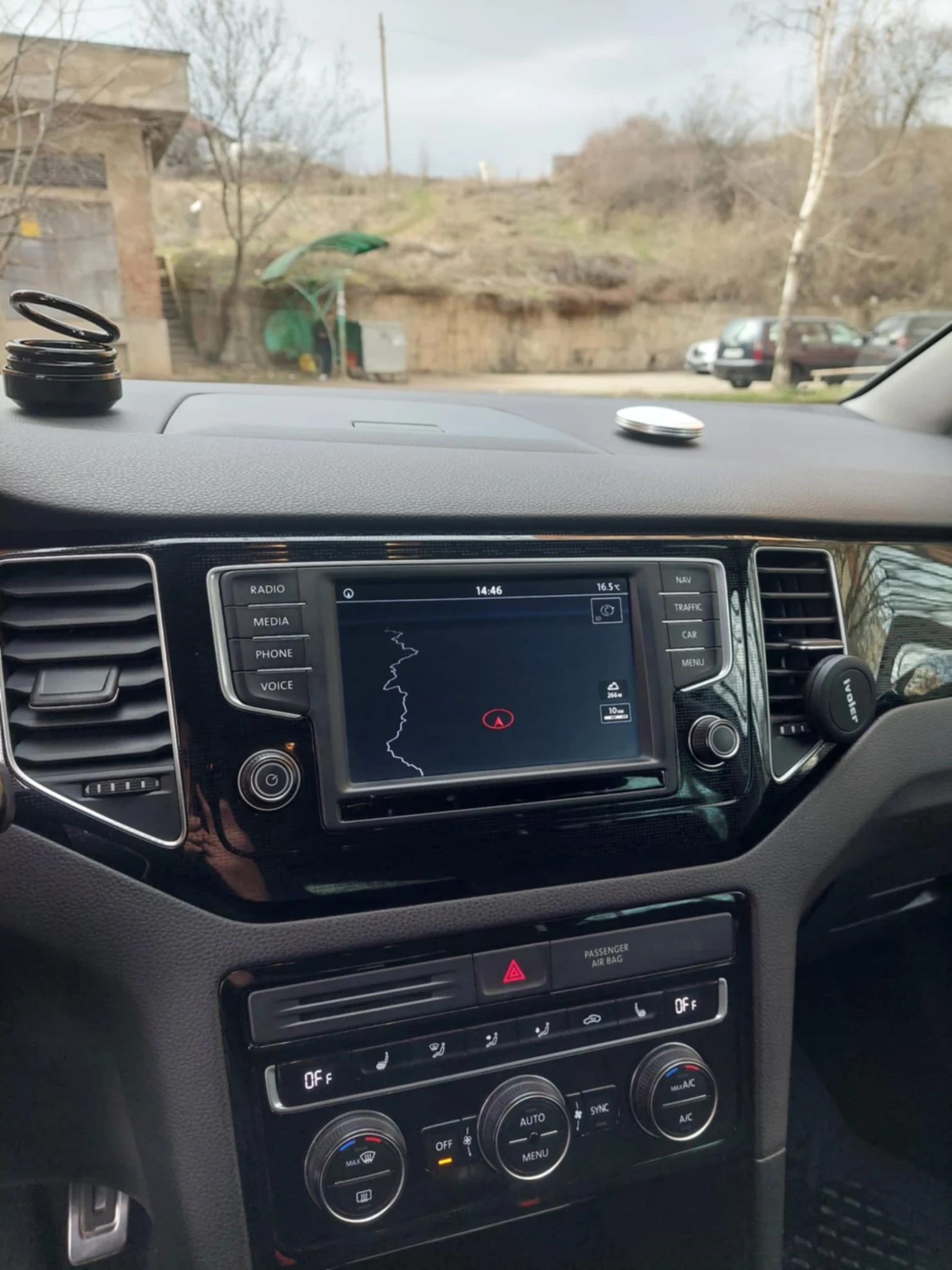 VW Sportsvan 1.4 TSI Sound - изображение 10