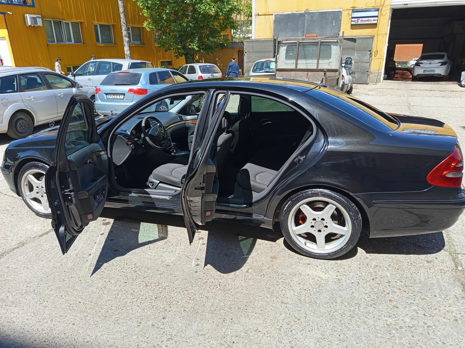 Mercedes-Benz E 220 2.2 Diesel 150HP Automatic  - изображение 3