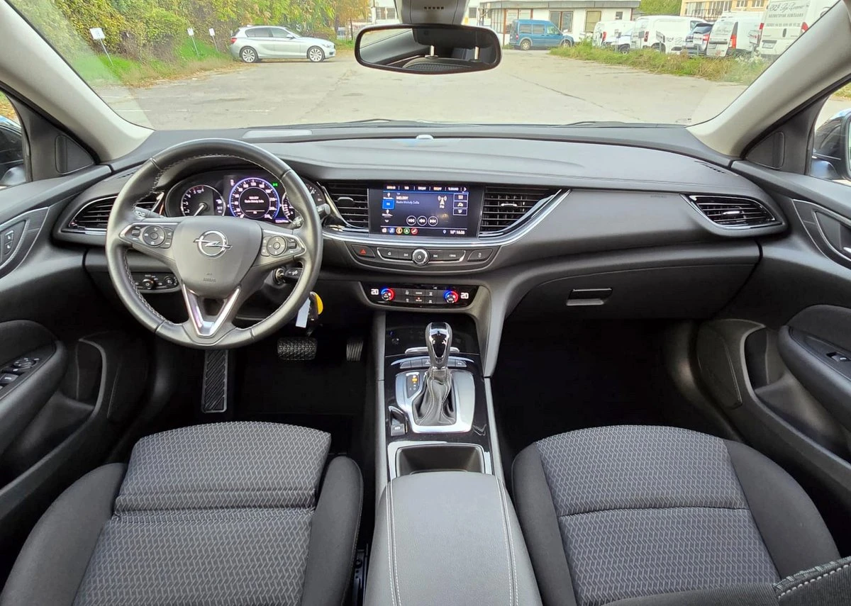 Opel Insignia 1.5 D Sport Tourer Business Elegance Automatic - изображение 8