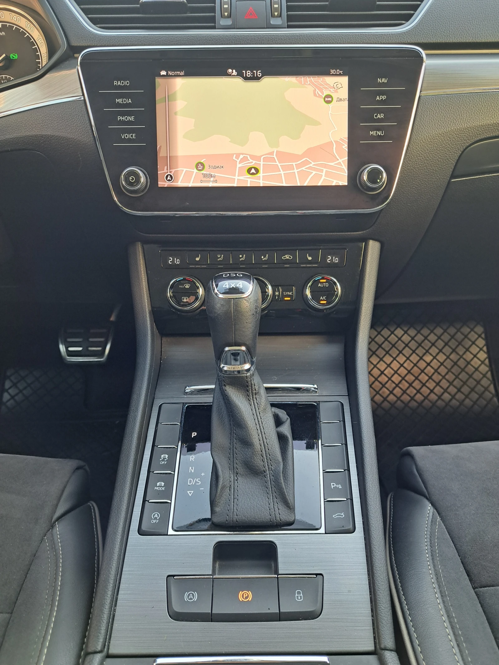 Skoda Superb Scout 2.0Tdi 200 к.с. 4х4 - изображение 10