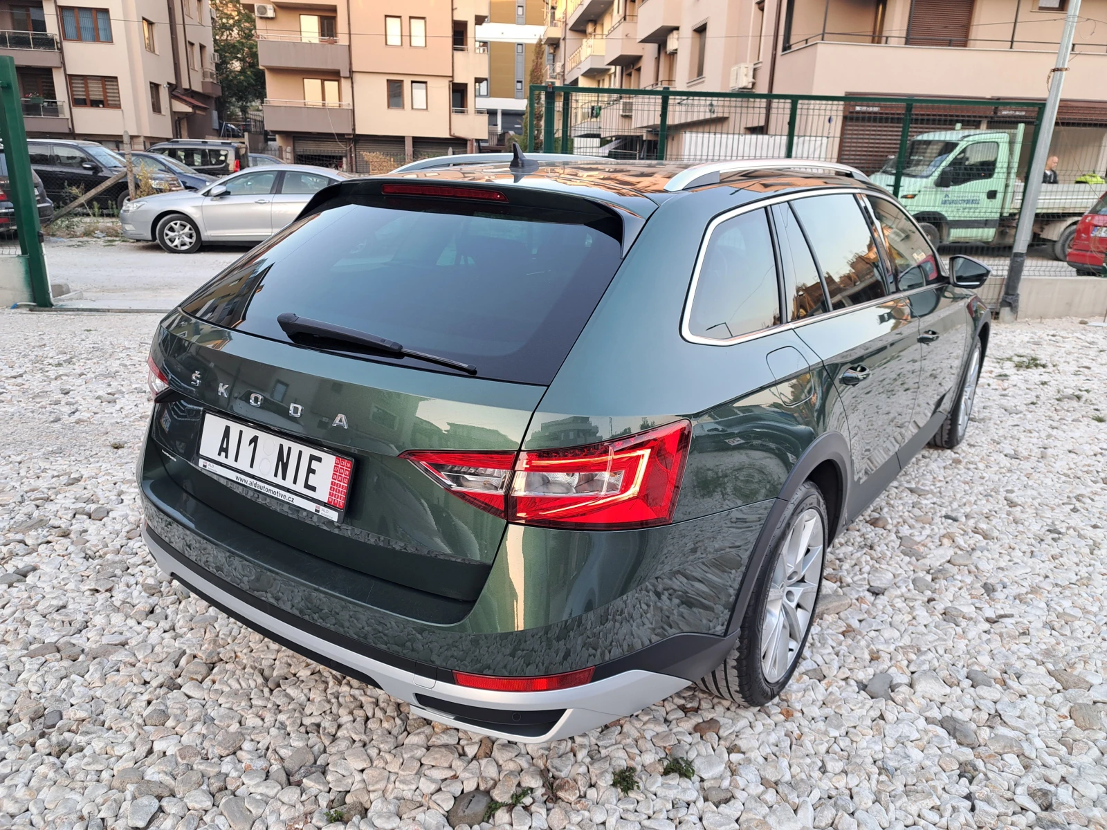 Skoda Superb Scout 2.0Tdi 200 к.с. 4х4 - изображение 5
