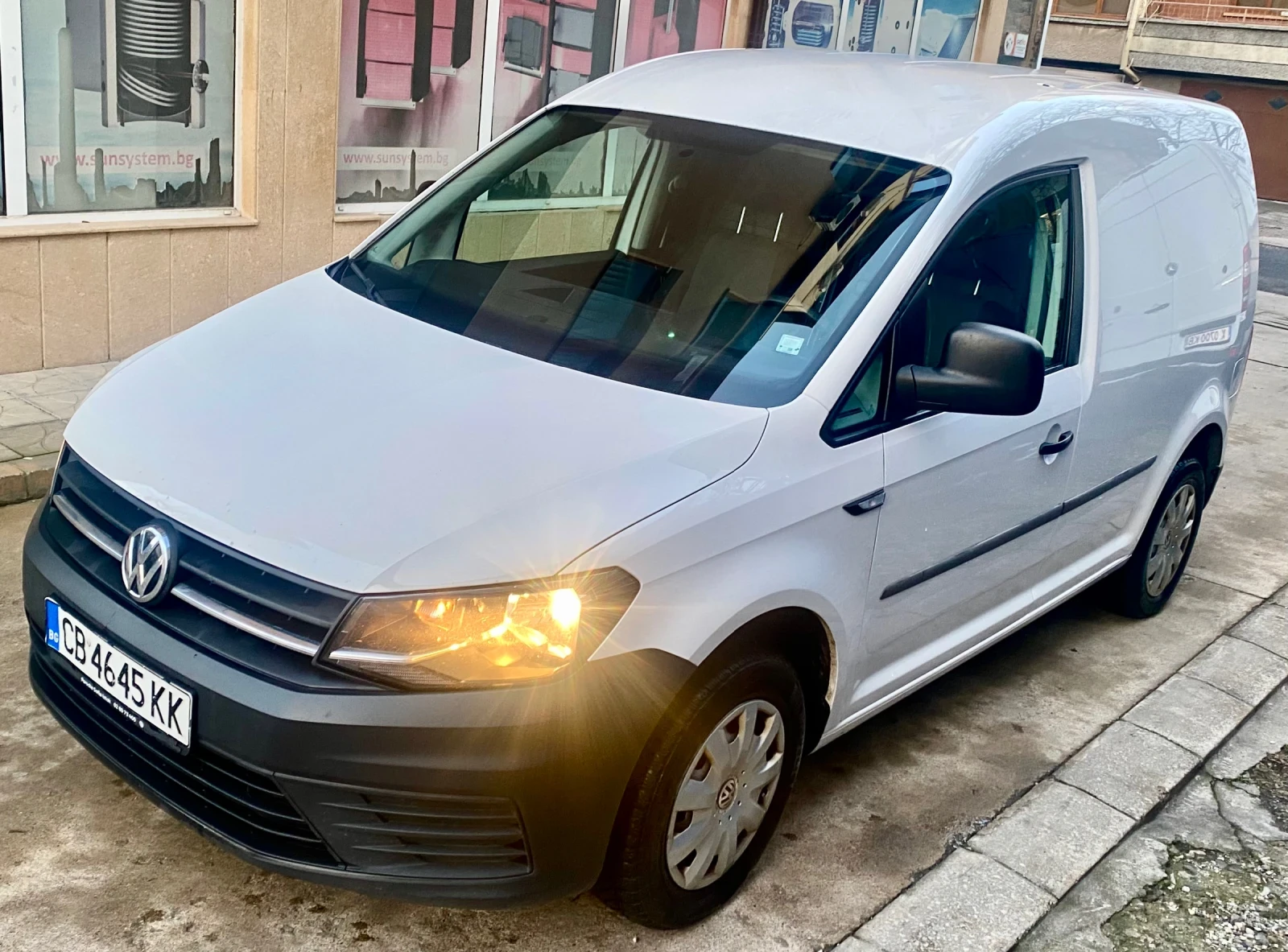 VW Caddy 2.0 TDI  105�.�. | Mobile.bg � ����������� 1