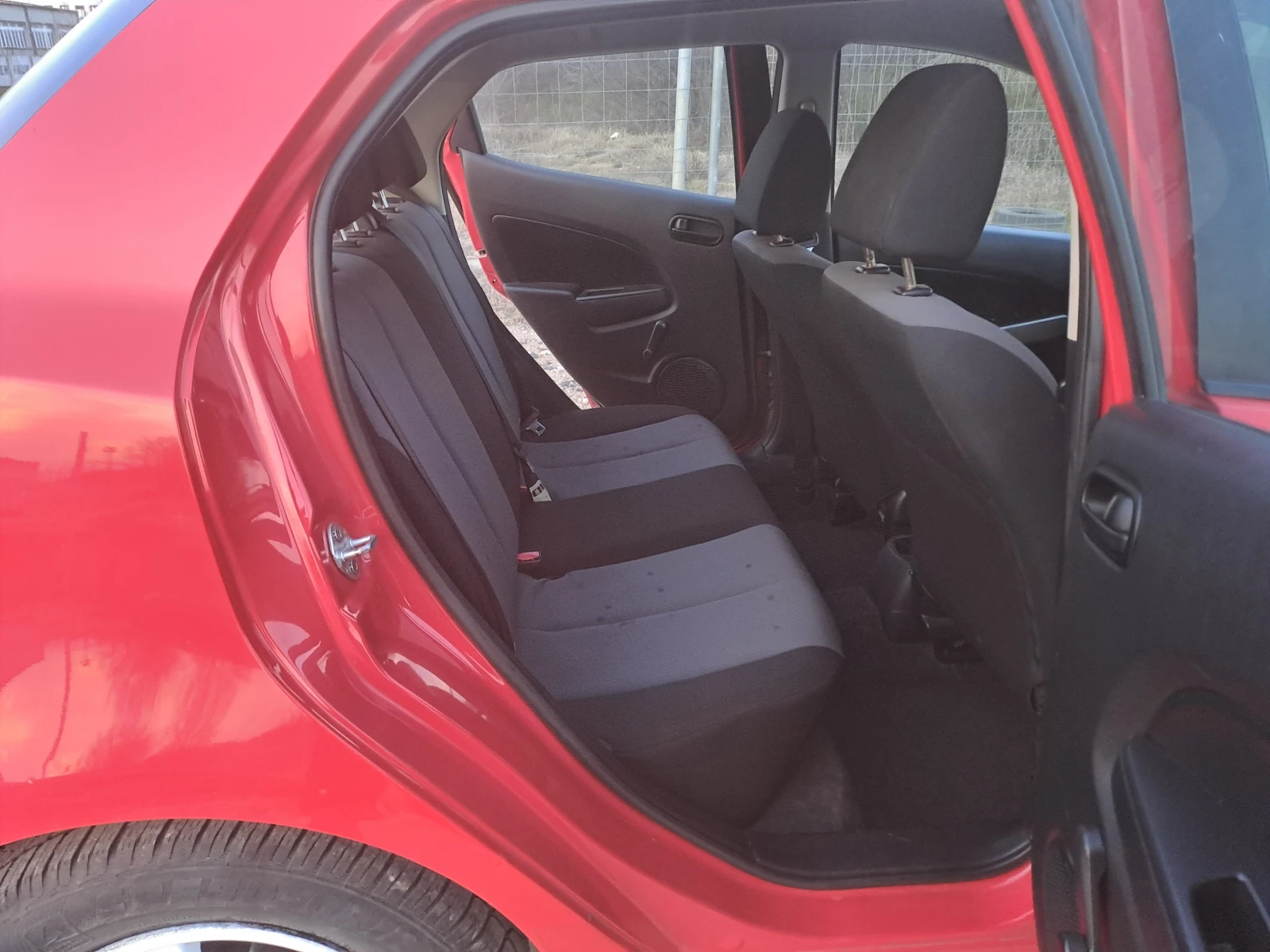 Mazda 2 1.3i ESKLUZIVE SPEZIALL, снимка 15 - Автомобили и джипове - 53714157