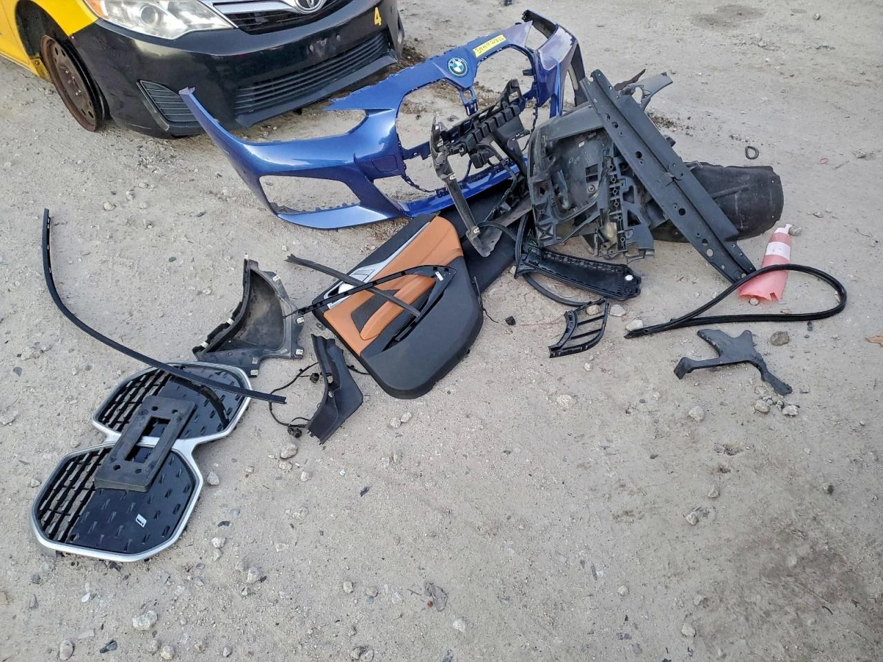 BMW i4 EDRIVE 40 / M-PACK / HARMAN / ПОДГРЕВИ / AMBIENT, снимка 12 - Автомобили и джипове - 53746306