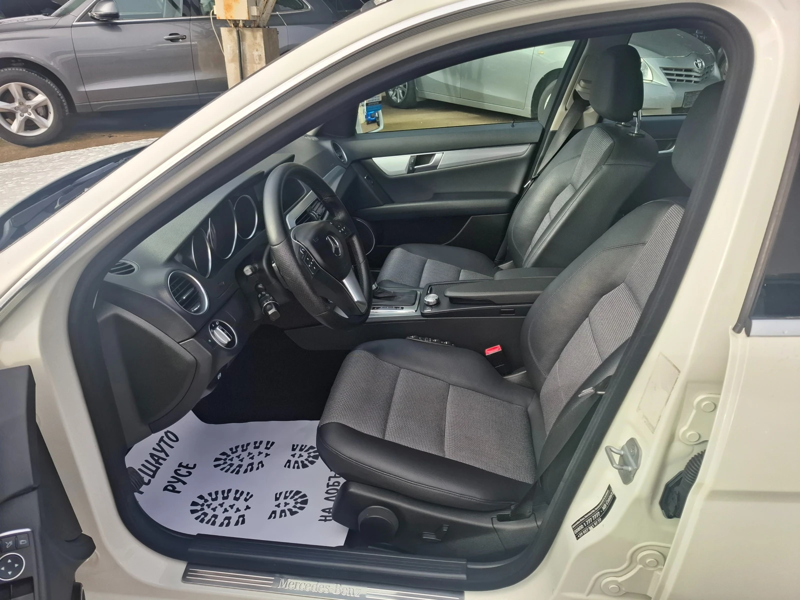 Mercedes-Benz C 250 2.2CDI AMG-pacet Navi Бяла перла, снимка 7 - Автомобили и джипове - 54074101