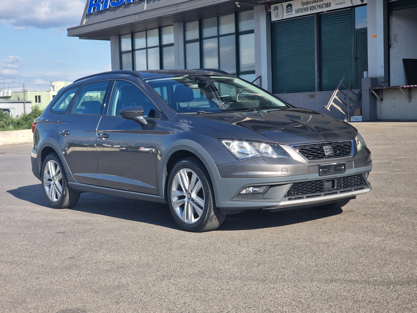 Seat Leon 1.8TSI | 4x4 | 180 к.с. | автоматик | дистроник | , снимка 2 - Автомобили и джипове - 54081468