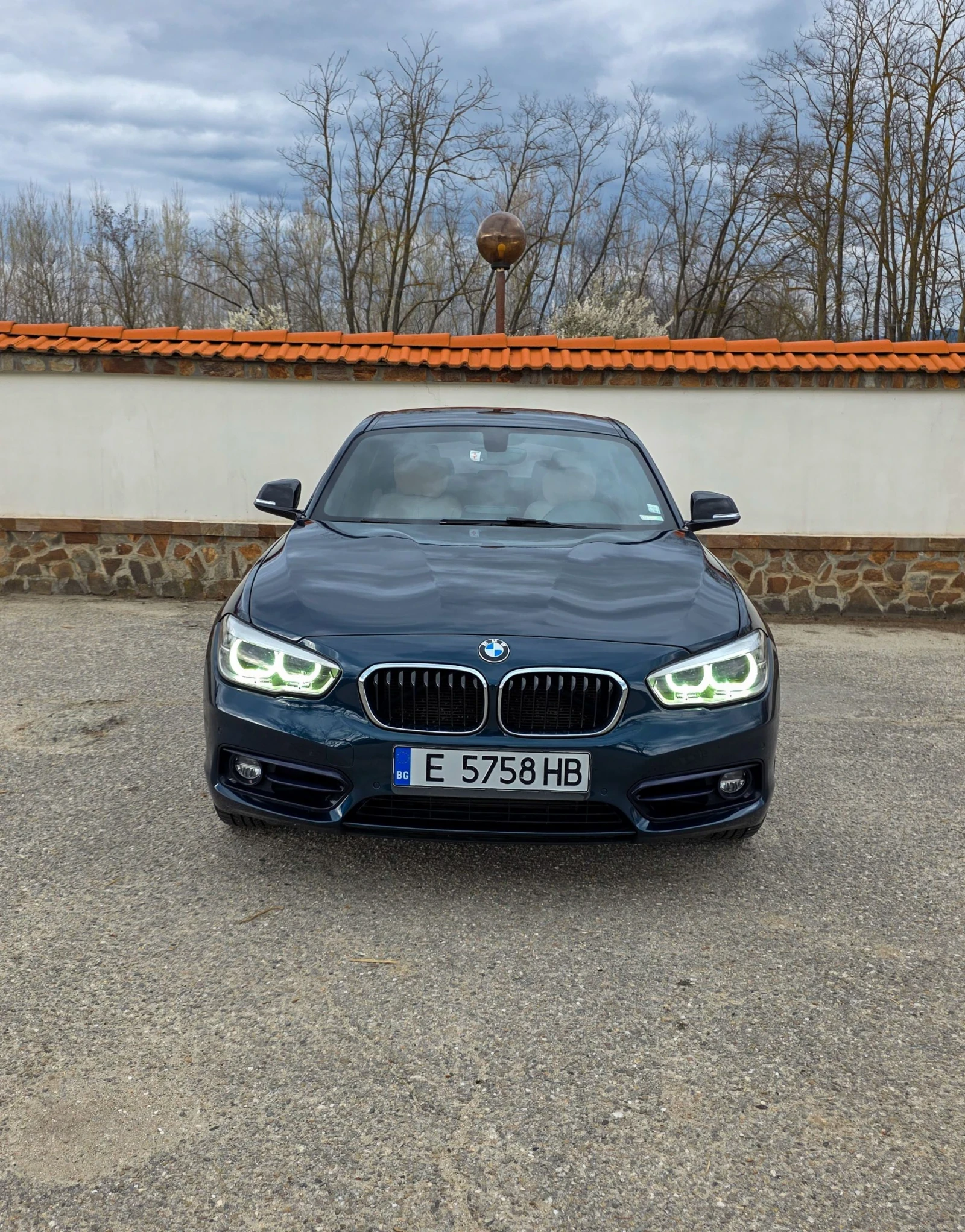BMW 120 xDrive Sportline, снимка 2 - Автомобили и джипове - 54874411