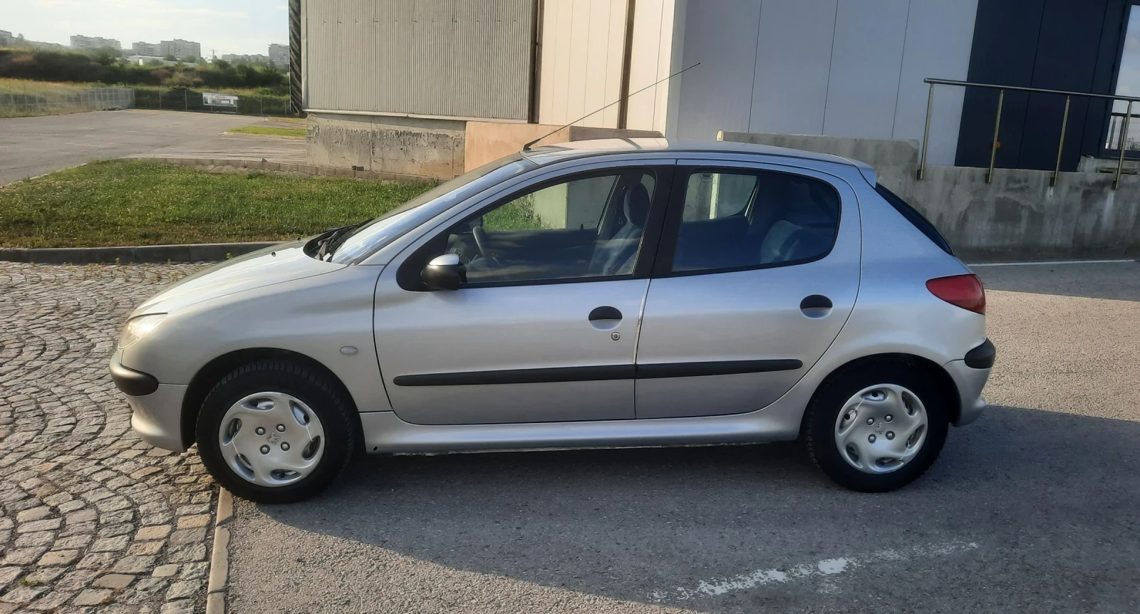 Peugeot 206 1.4i, снимка 8 - Автомобили и джипове - 55042312