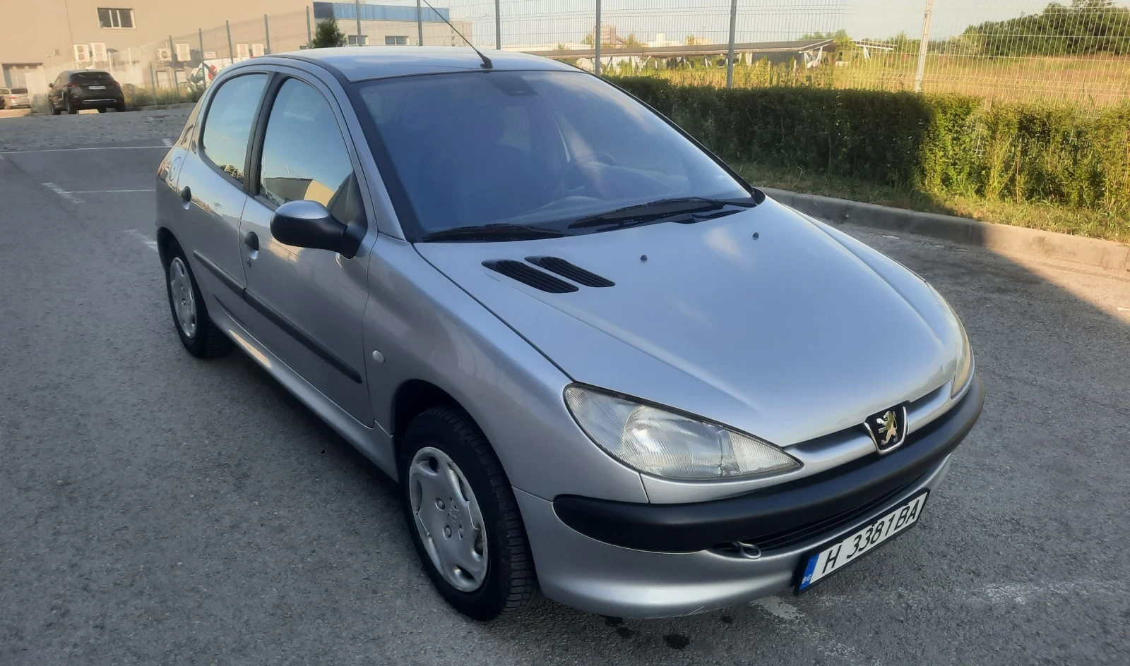 Peugeot 206 1.4i, снимка 3 - Автомобили и джипове - 55042312