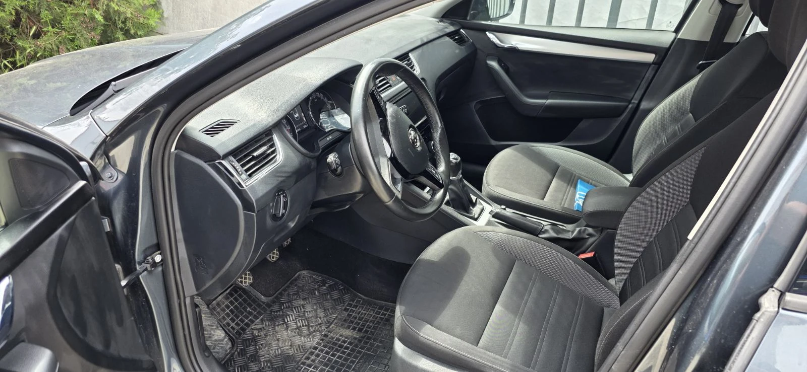 Skoda Octavia Ambition 1, 6, снимка 4 - Автомобили и джипове - 55199712