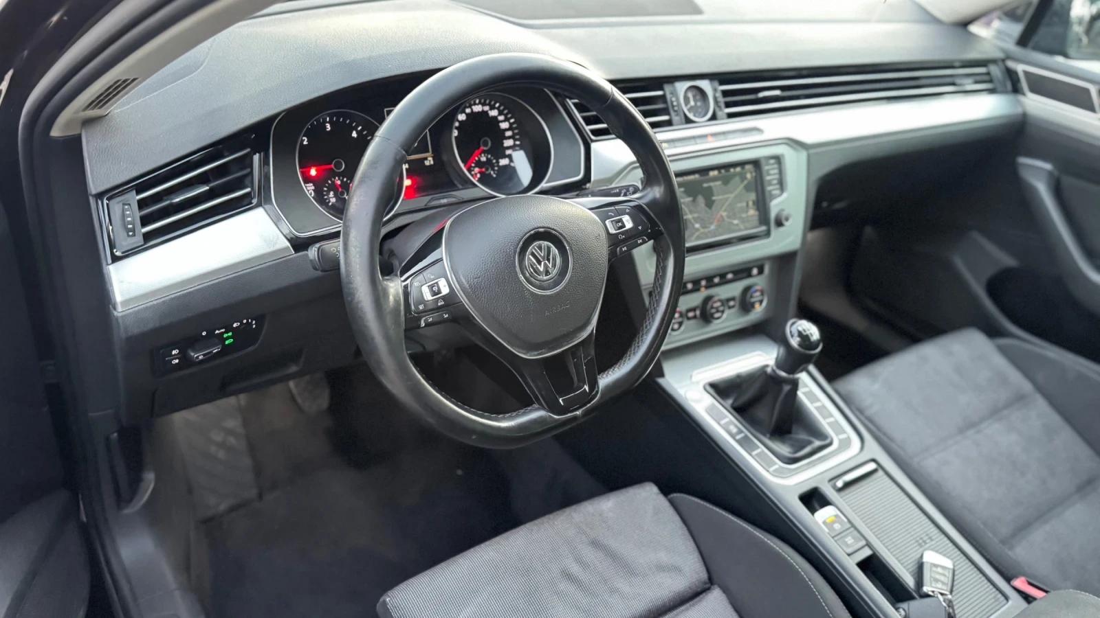 VW Passat Comfortline, снимка 5 - Автомобили и джипове - 55494104