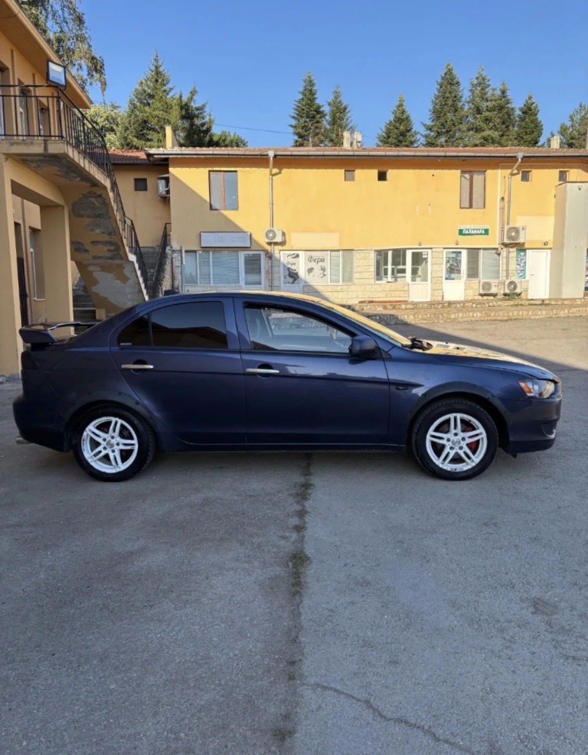 Mitsubishi Lancer 1.5i, снимка 4 - Автомобили и джипове - 55679799