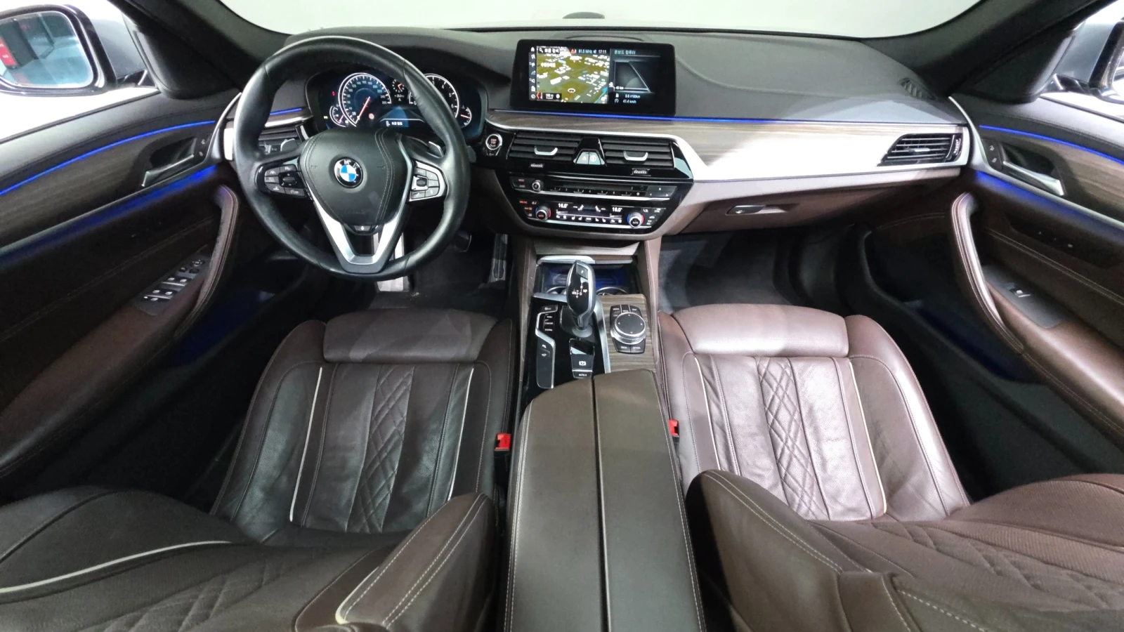 BMW 530 M SPORT LINE* Head up* Obduh* Distronic* HARMAN* K, снимка 6 - Автомобили и джипове - 55691339