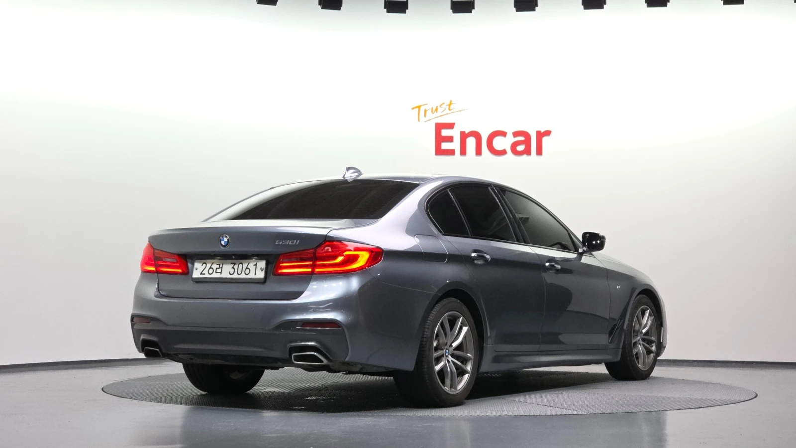 BMW 530 M SPORT LINE* Head up* Obduh* Distronic* HARMAN* K, снимка 2 - Автомобили и джипове - 55691339