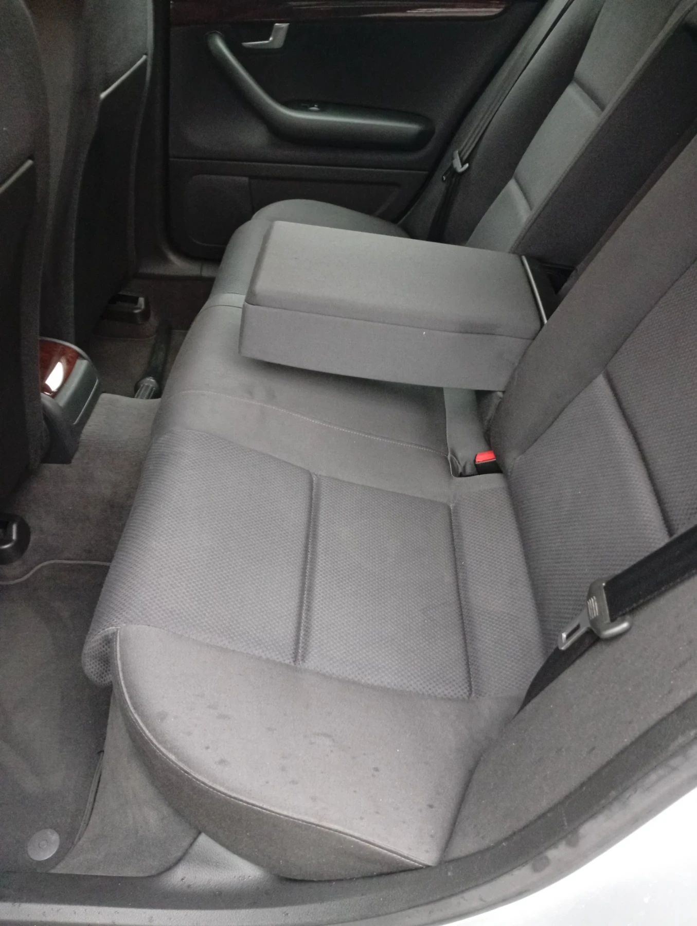 Audi A4 1.8T Quattro , снимка 2 - Автомобили и джипове - 55834140