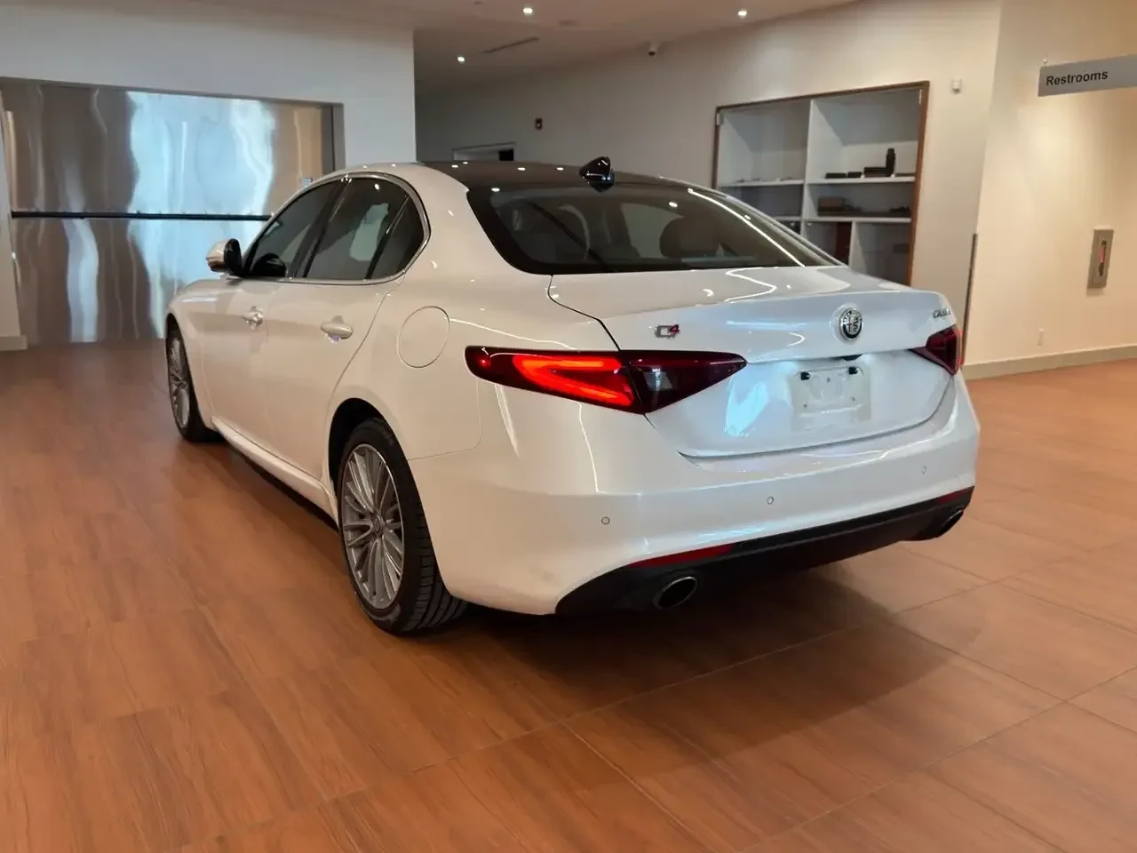 Alfa Romeo Giulia Ti AWD* ���������* ���� ����������* �� ����.����� | Mobile.bg � ����������� 5