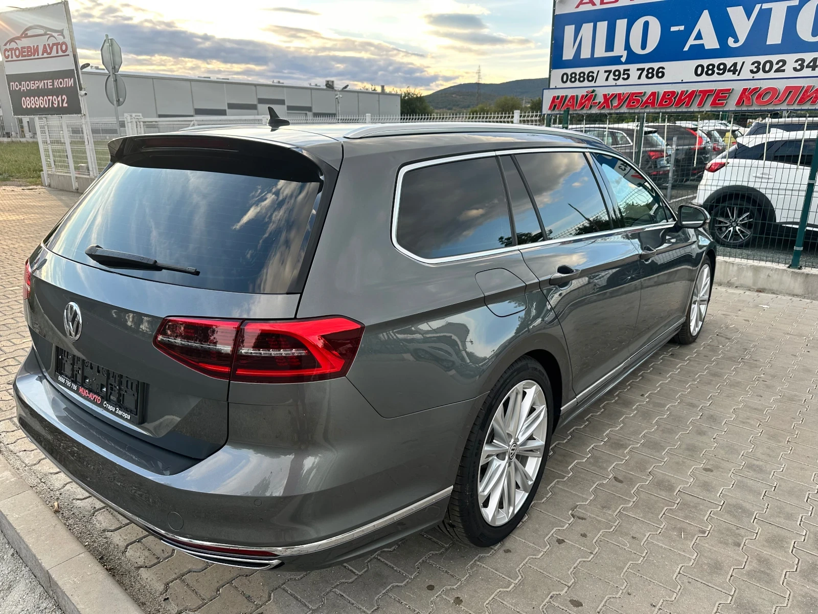 VW Passat R-Line, Camera, HeadUpDisplay, снимка 6 - Автомобили и джипове - 56150336