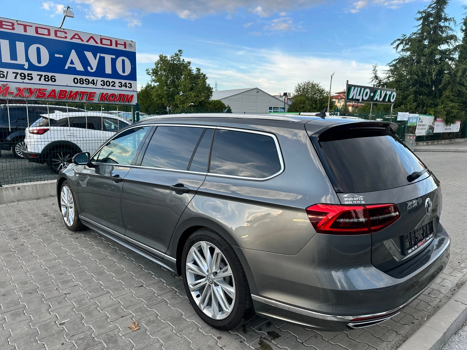 VW Passat R-Line, Camera, HeadUpDisplay, снимка 4 - Автомобили и джипове - 56150336