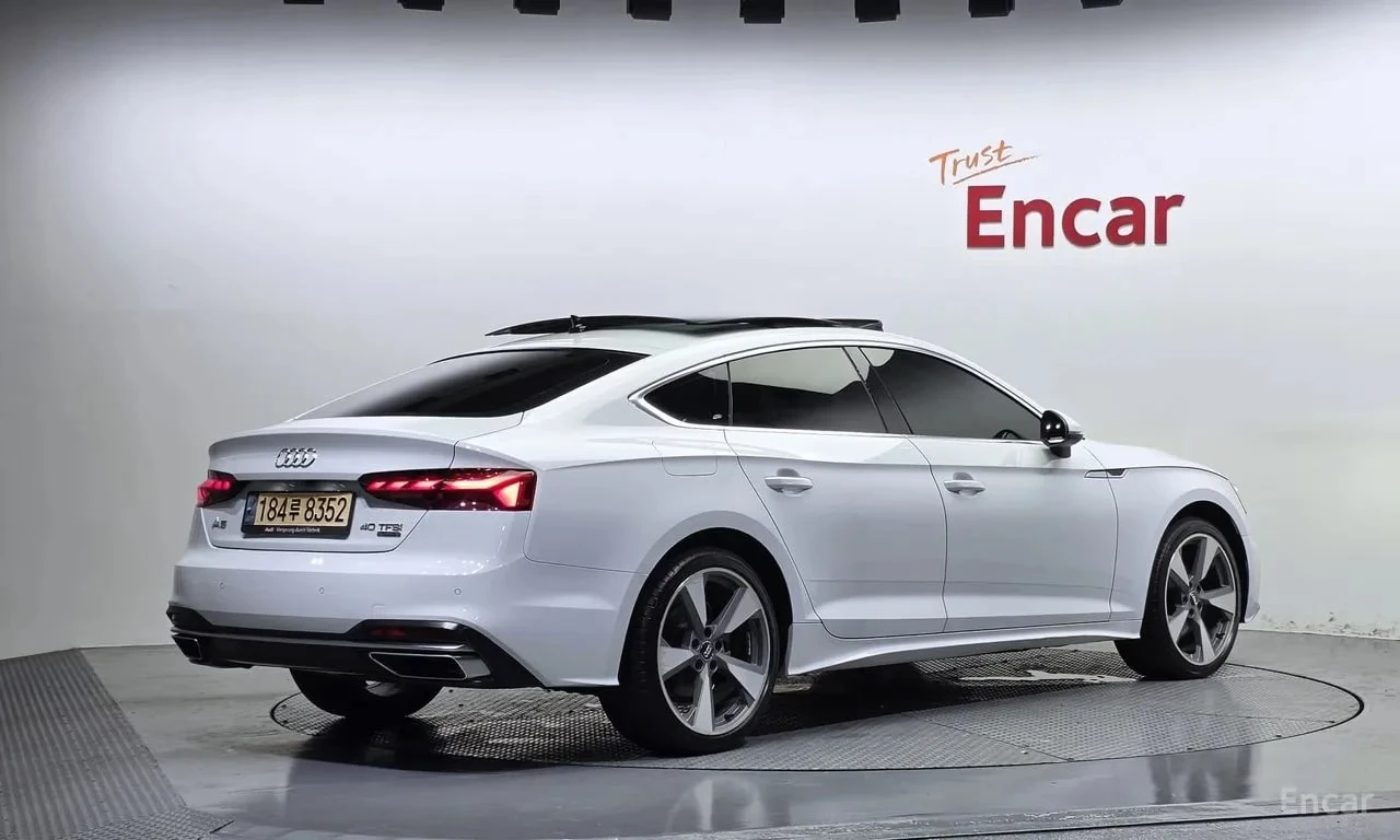 Audi A5 * 40 TFSI Quattro Sportback * ФИНАНСИРАНЕ, снимка 2 - Автомобили и джипове - 56156045