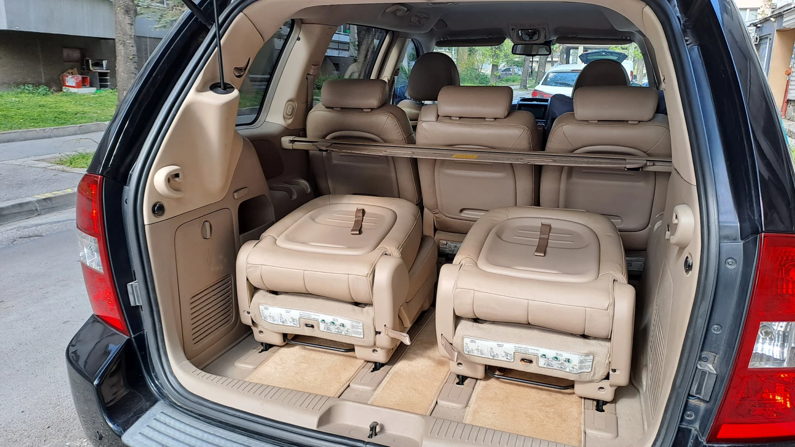 Kia Carnival EX, снимка 17 - Автомобили и джипове - 56344209