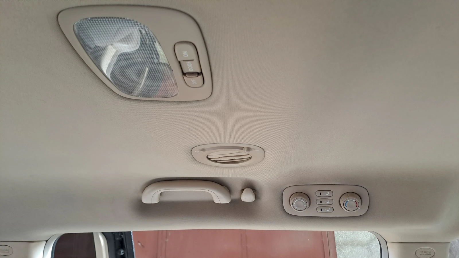 Kia Carnival EX, снимка 12 - Автомобили и джипове - 56344209