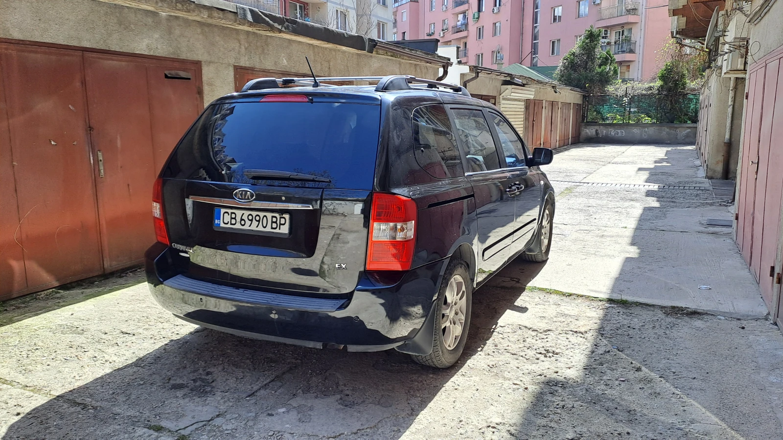 Kia Carnival EX, снимка 2 - Автомобили и джипове - 56344209