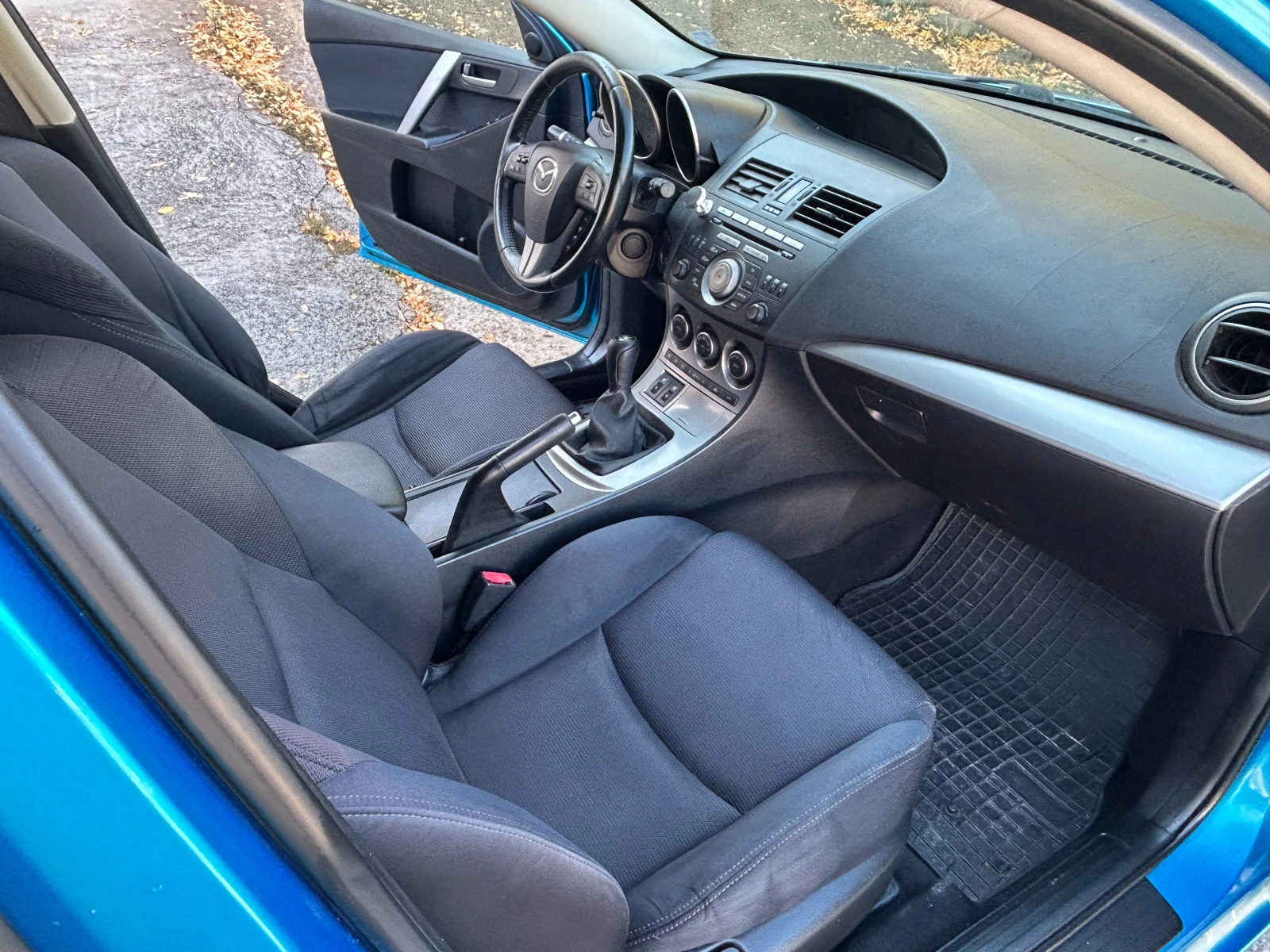 Mazda 3 2.2CD Sport, снимка 8 - Автомобили и джипове - 56553332