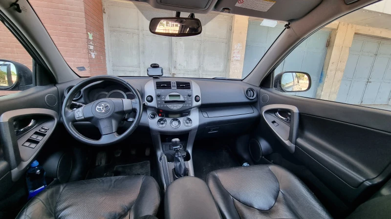 Toyota Rav4 2.2 D-CAT, снимка 9 - Автомобили и джипове - 43488446