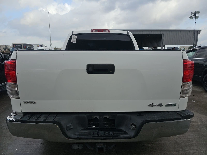 Toyota Tundra 5.7L Hemi  Crew Cab Extra Short* перфектен за газ , снимка 5 - Автомобили и джипове - 47868219