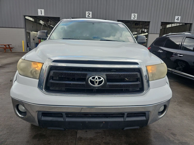 Toyota Tundra 5.7L Hemi  Crew Cab Extra Short* перфектен за газ , снимка 3 - Автомобили и джипове - 47868219