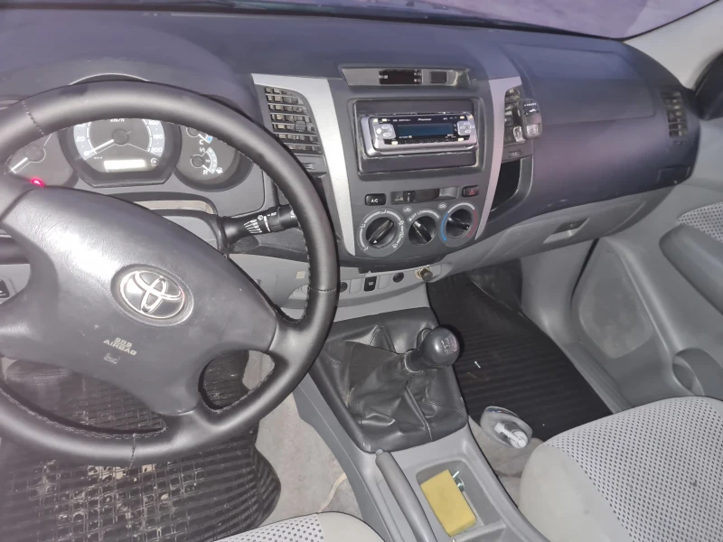 Toyota Hilux, снимка 10 - Автомобили и джипове - 49378298