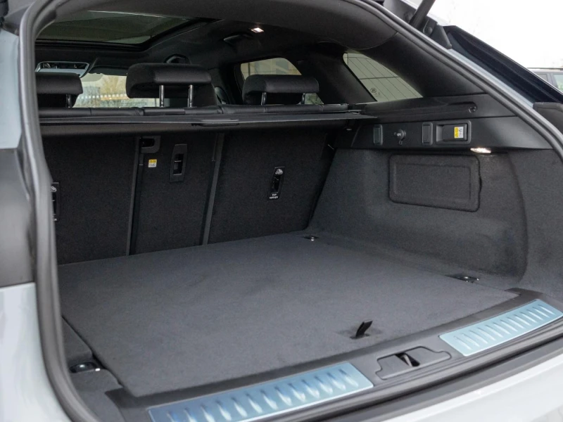 Land Rover Range Rover Velar D300 DYNAMIC SE BLACK PAKET PANO HEAD UP MERIDIAN, снимка 15 - Автомобили и джипове - 51865104