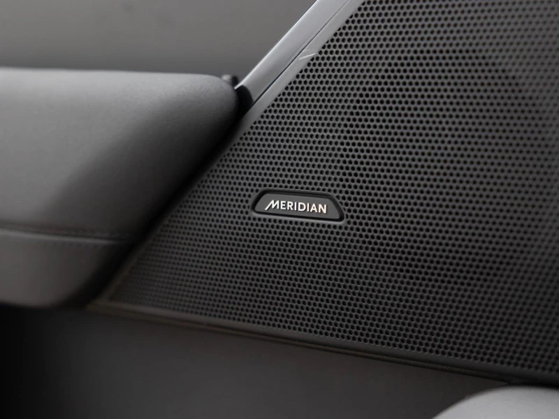 Land Rover Range Rover Velar D300 DYNAMIC SE BLACK PAKET PANO HEAD UP MERIDIAN, снимка 7 - Автомобили и джипове - 51865104