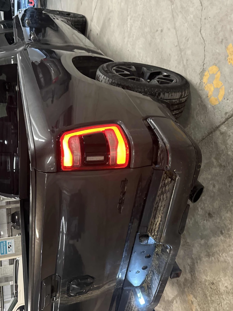 Dodge RAM 1500 5.7L 8cyl 4WD, снимка 7 - Автомобили и джипове - 53477558