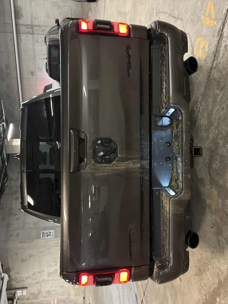 Dodge RAM 1500 5.7L 8cyl 4WD, снимка 9 - Автомобили и джипове - 53477558