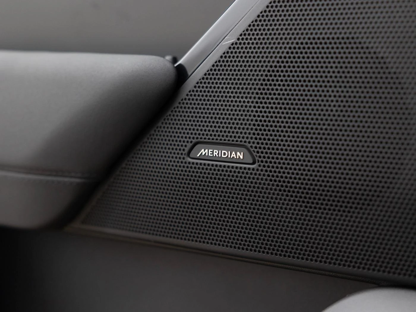 Land Rover Range Rover Velar D300 DYNAMIC SE BLACK PAKET PANO HEAD UP MERIDIAN | Mobile.bg   7