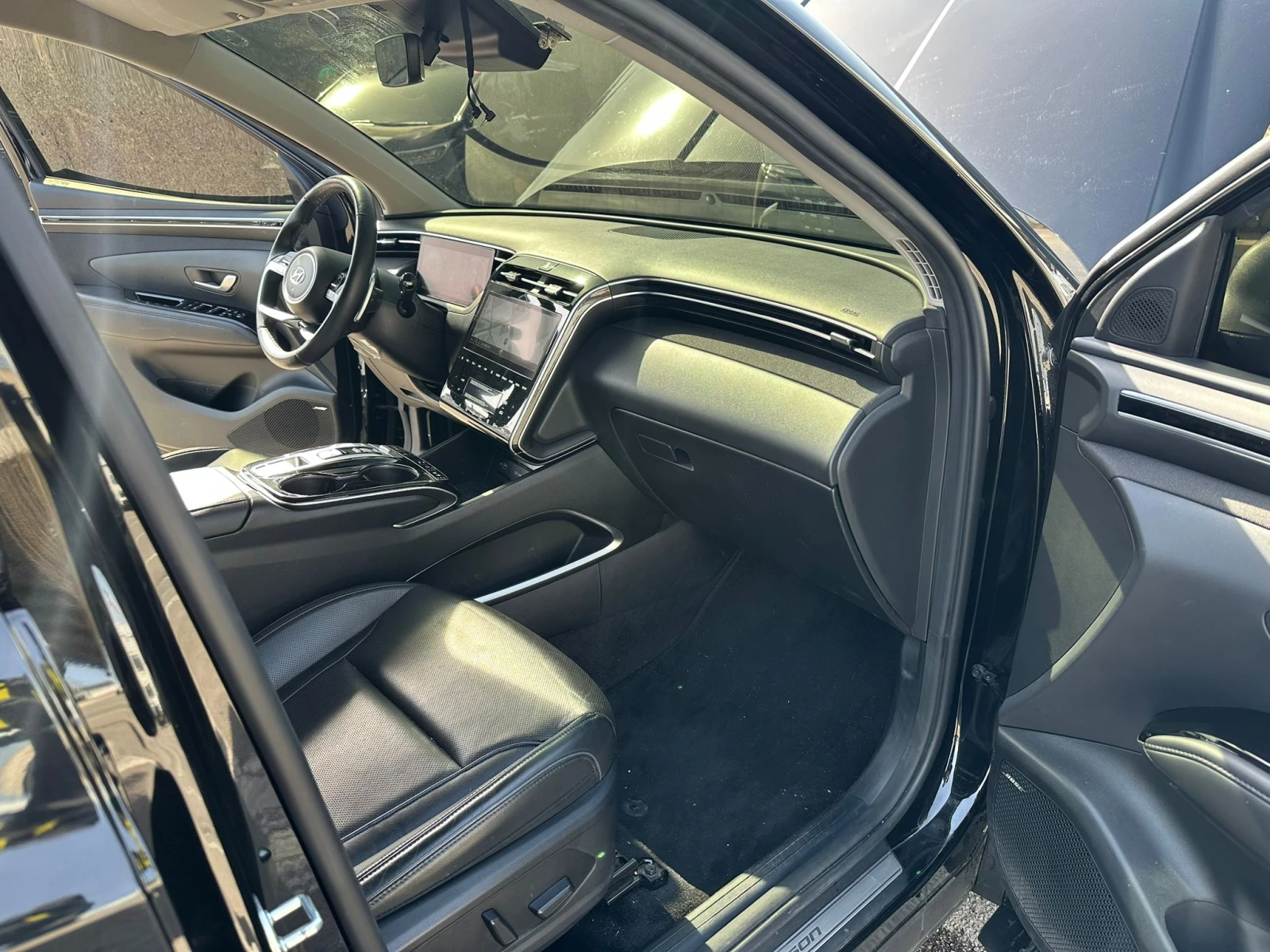 Hyundai Tucson 2022, снимка 12 - Автомобили и джипове - 54147508