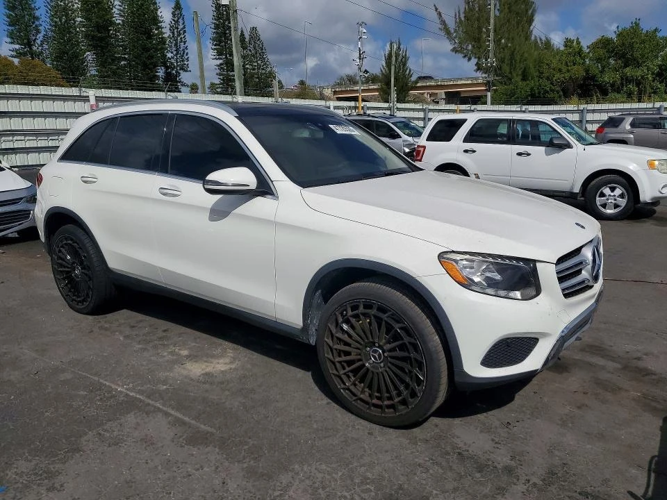 Mercedes-Benz GLC 300, снимка 4 - Автомобили и джипове - 54691599