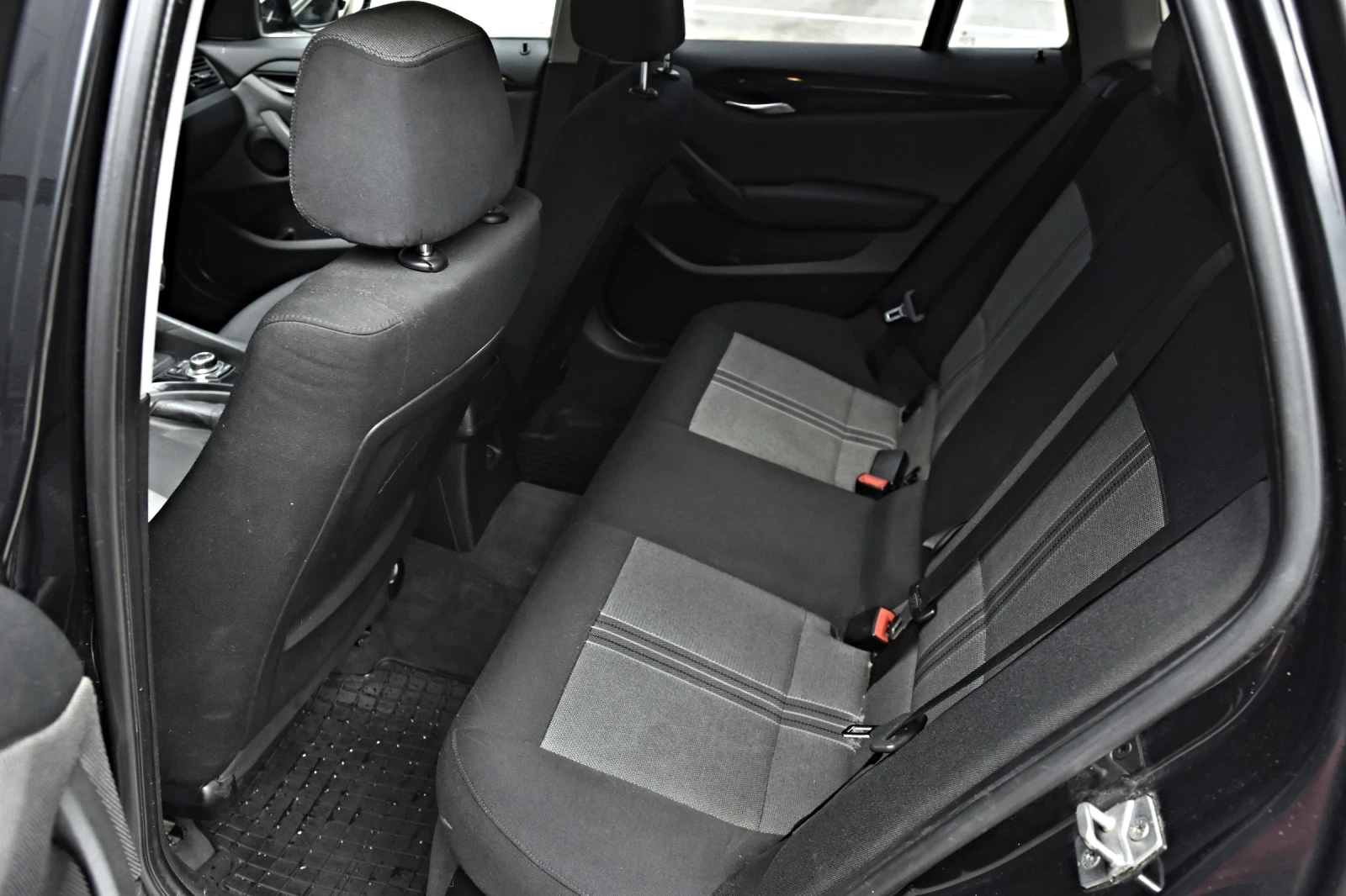 BMW X1 2.0Xdrive, Automatic, Navi, снимка 9 - Автомобили и джипове - 54742132