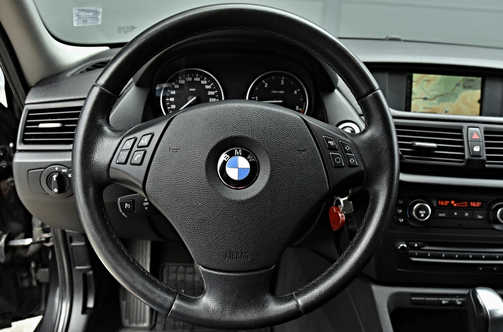 BMW X1 2.0Xdrive, Automatic, Navi, снимка 10 - Автомобили и джипове - 54742132