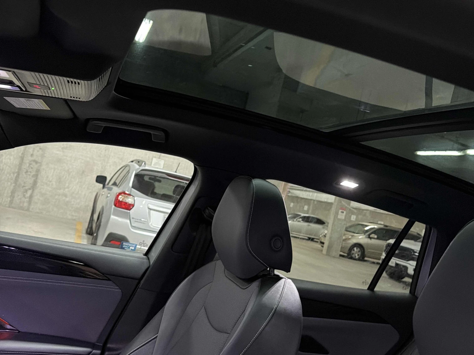 VW Tiguan Comfortline R-Line Black Edition, АВТОКРЕДИТ, снимка 10 - Автомобили и джипове - 56196876